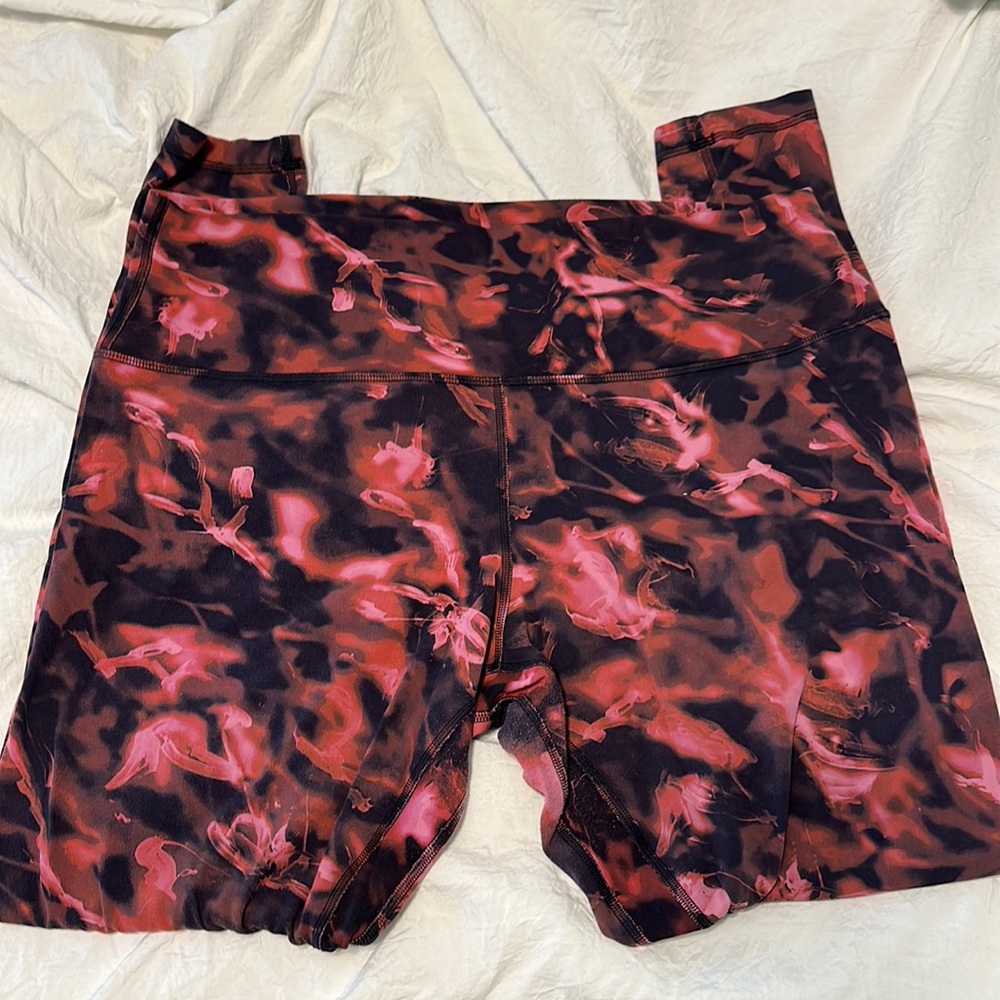 Size 16- 26 inch Women’s Align Lululemon Leggings
